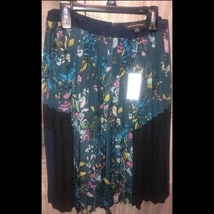Banana Republic Pleated Skirt Size 14